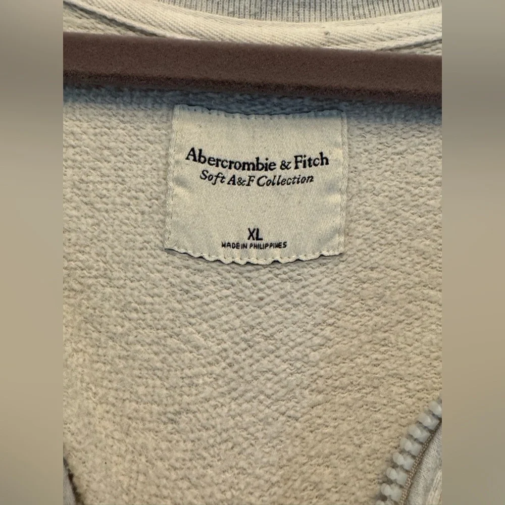 Abercrombie & Fitch Soft AF Quarter Zip - Picture 6 of 6
